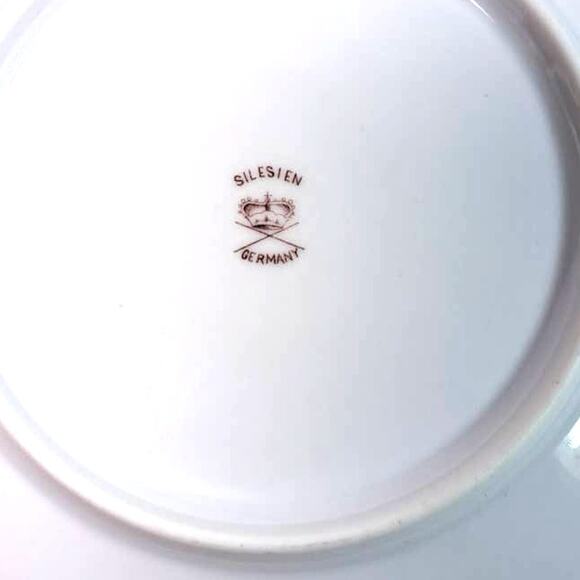 Vintage 1928-1932 Silesien Germany Porcelain Plate White Floral Gold Trim - Picture 6 of 9